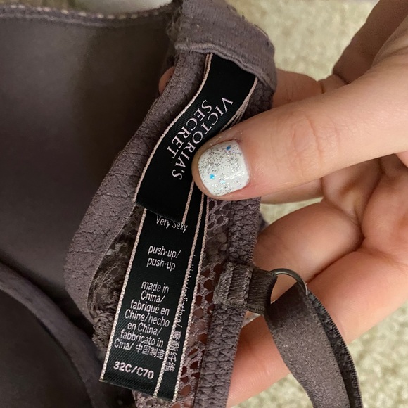 Victoria Secret bra - Picture 2 of 3